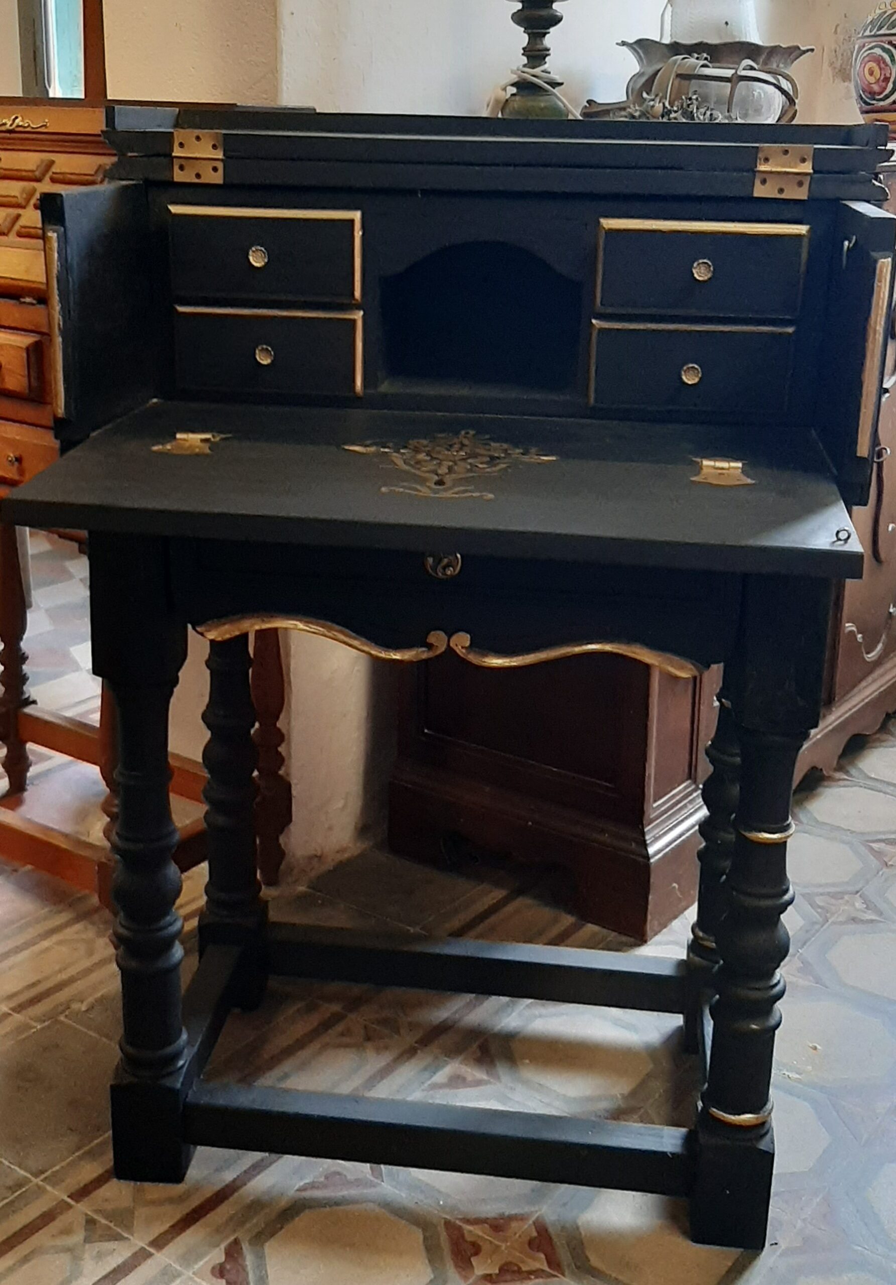 Nulla si crea, nulla si distrugge ma tutto si trasforma